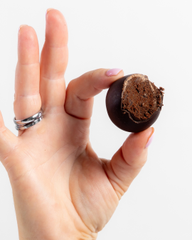 Nourishing By Sally contract manufacturing of wholefood prote balls in coconut and cacao varieties,
