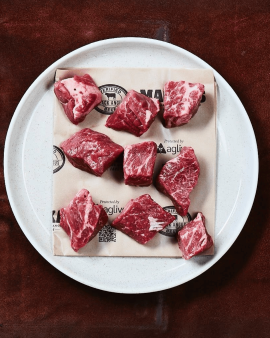 Premium Macka's Australian Black Angus Beef steak showcasing wholesale Black Angus beef with verifie