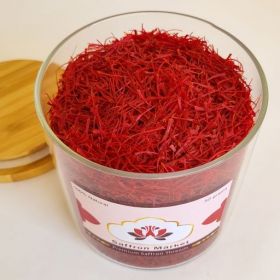 saffron threads and saffron powder in decorative spoons – premium wholesale saffron supplier Austral
