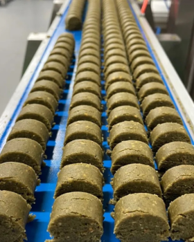 Healthy Food Crew contract manufacturing showcasing custom-made pet treat spread and grain-free mues