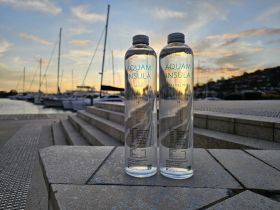 aquam-insula-wholesale-luxury-bottled-water